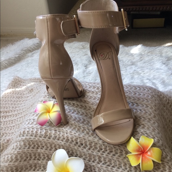 Shoes - Nude elegant-fashion strap heels